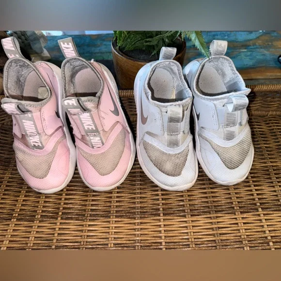 💖 Bundle 2 pair Nike Kids Pink and Blue Sneakers size 9C - Picture 3 of 3
